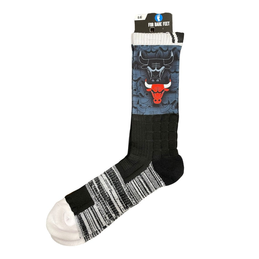 FOR BARE FEET: CHICAGO BULLS BLACK OUT SOCKS