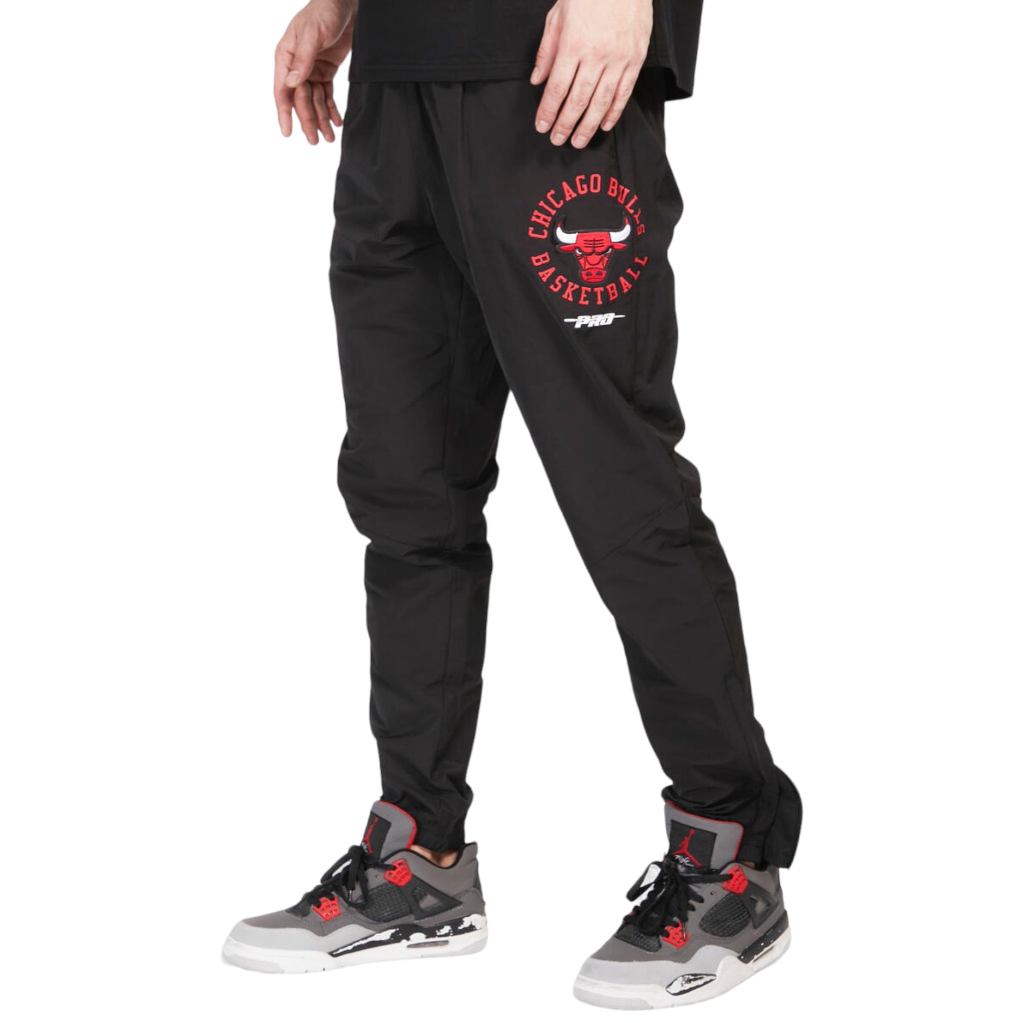 PRO STANDARD: Bulls Hybrid Nylon Pants