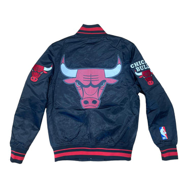 PRO STANDARD: Bulls Chi Town Satin Jacket