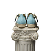 DUAA: Salm 28 Low Top Canvas Sneaker