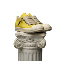 DUAA: Salm 28 Low Top Canvas Sneaker