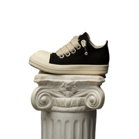 DUAA: Salm 28 Low Top Canvas Sneaker