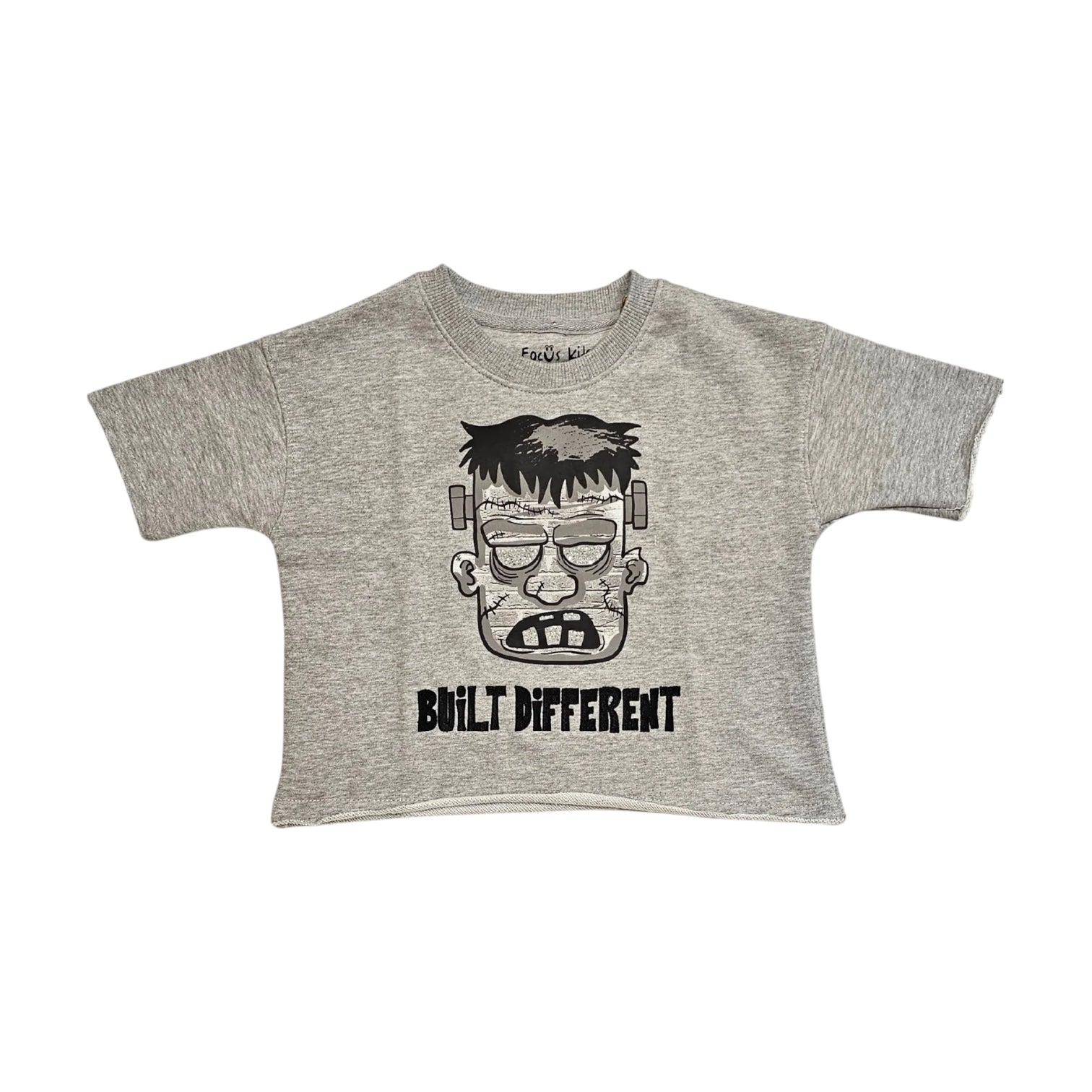 FOCUS: BOYS Built Different Crop SS Tee 80710