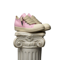 DUAA: Salm 28 Low Top Canvas Sneaker