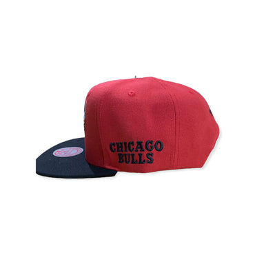 MITCHELL & NESS: Bulls Logo Blur Snapback